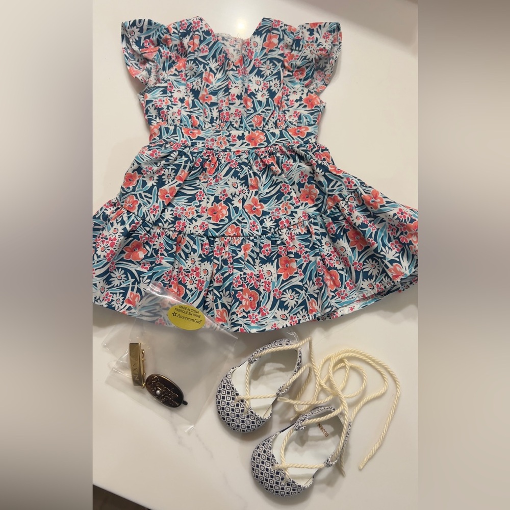 American Girl, Nanea’s School Outfit, RETIRED, Complete Set in Original Box, HTF - Picture 3 of 9